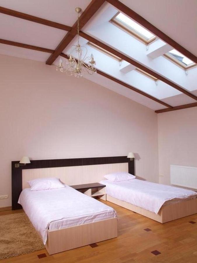 Mini-hotel Under The Roof *