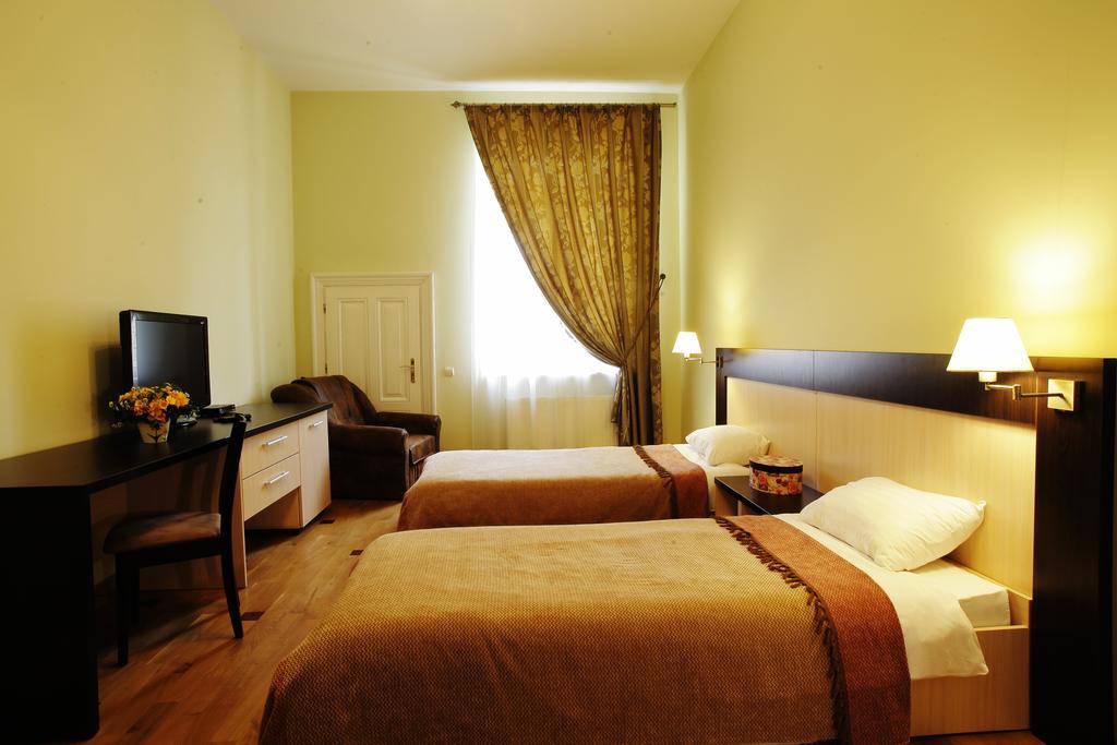 Hotel Mini-hotel Under The Roof Lviv