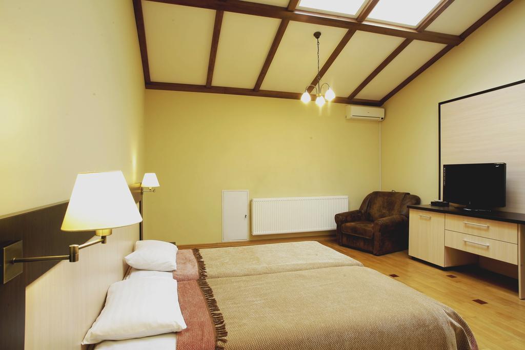 Mini-hotel Under The Roof * Lviv